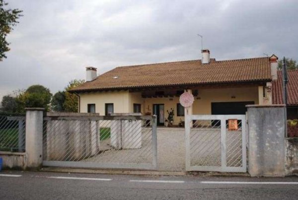 casa indipendente in vendita a Rossano Veneto