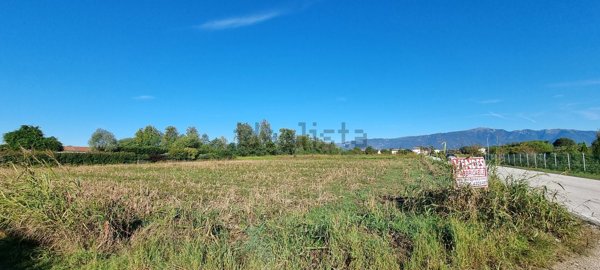 terreno edificabile in vendita a Rossano Veneto