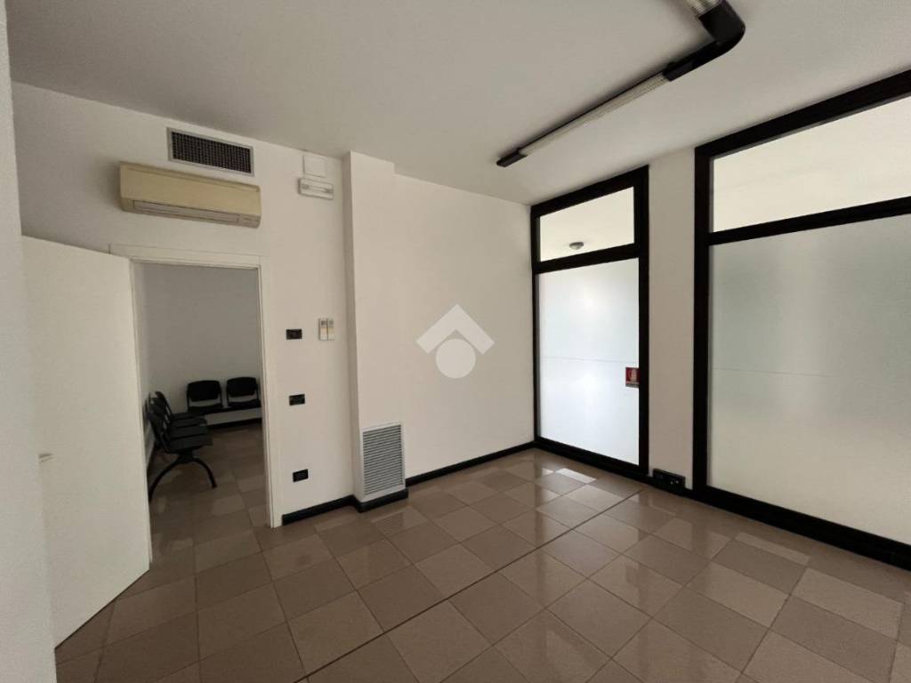 ufficio in vendita a Rossano Veneto