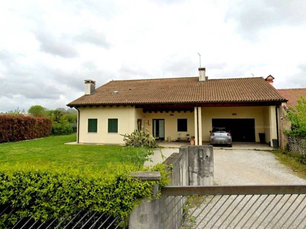 casa indipendente in vendita a Rossano Veneto