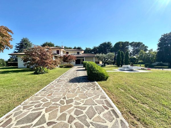 casa indipendente in vendita a Rossano Veneto