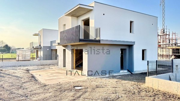 casa indipendente in vendita a Rossano Veneto