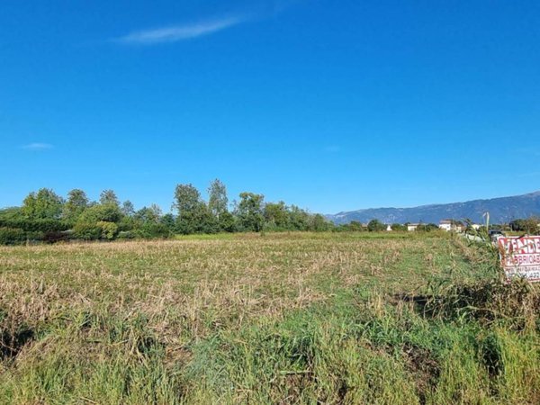 terreno edificabile in vendita a Rossano Veneto
