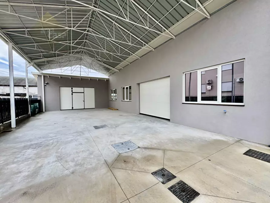 negozio in vendita a Rossano Veneto