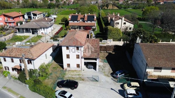 casa indipendente in vendita a Rossano Veneto