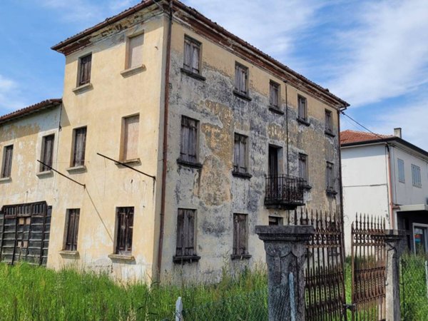 casa indipendente in vendita a Rossano Veneto