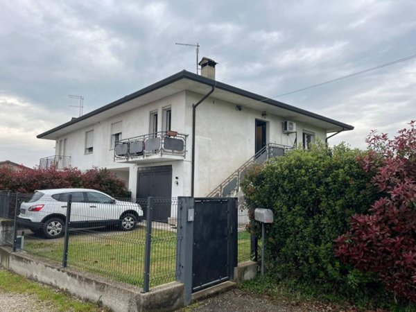 casa indipendente in vendita a Rossano Veneto