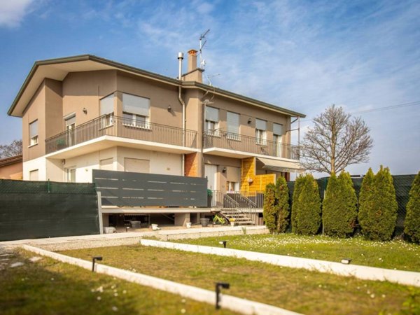 casa indipendente in vendita a Rossano Veneto