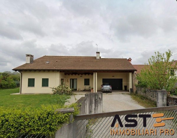 casa indipendente in vendita a Rossano Veneto