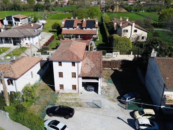 casa indipendente in vendita a Rossano Veneto