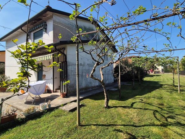 casa indipendente in vendita a Rossano Veneto