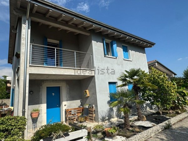 casa indipendente in vendita a Rossano Veneto