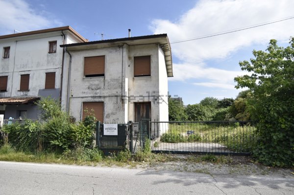 casa semindipendente in vendita a Rossano Veneto in zona Mottinello