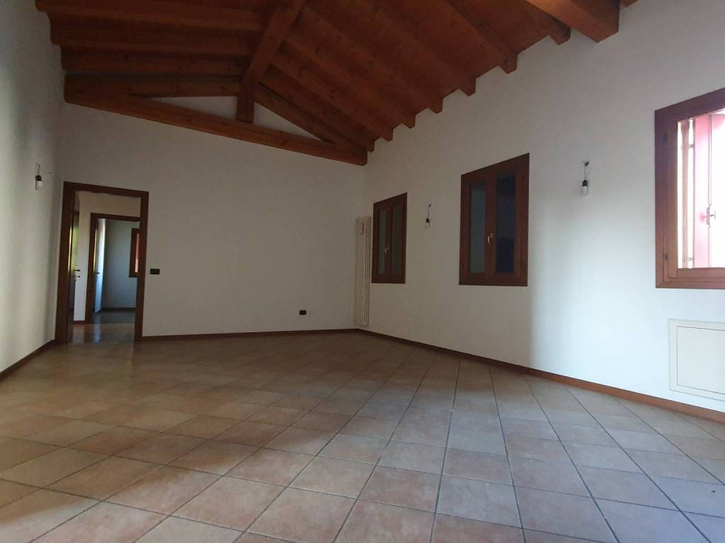 intera palazzina in vendita a Rossano Veneto in zona Mottinello