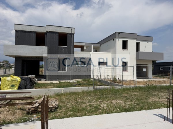 casa indipendente in vendita a Rossano Veneto