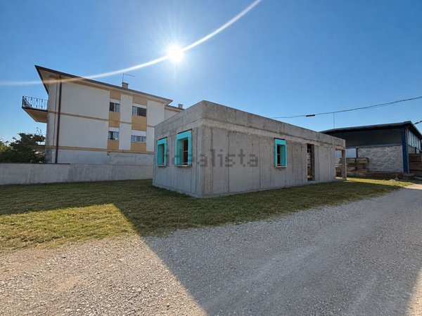casa indipendente in vendita a Rossano Veneto