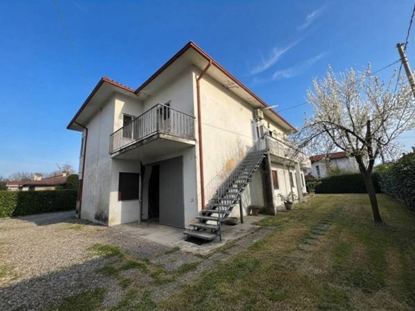 casa indipendente in vendita a Rossano Veneto