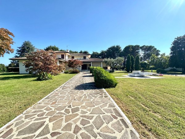casa indipendente in vendita a Rossano Veneto in zona Mottinello