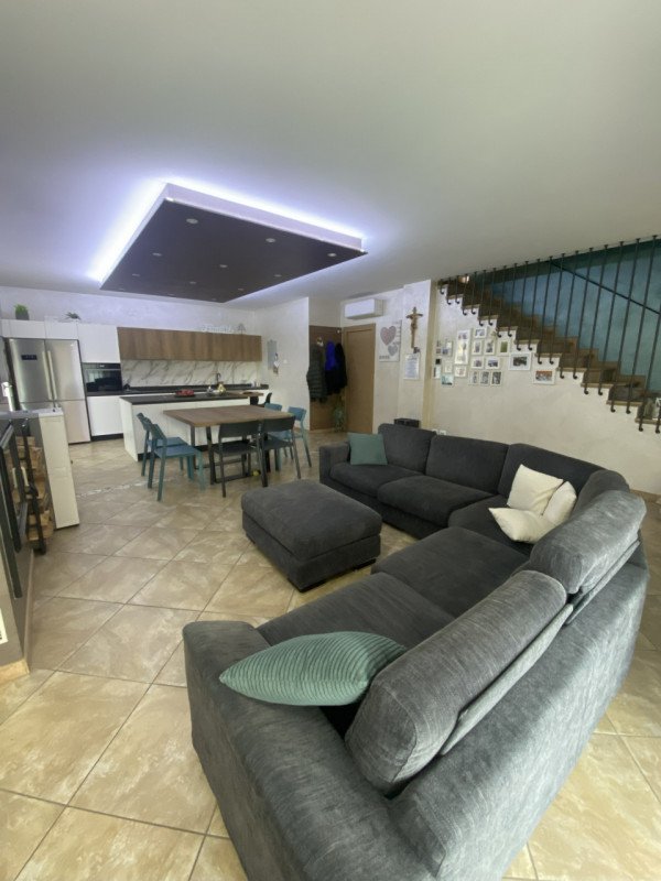 casa indipendente in vendita a Rossano Veneto in zona Mottinello