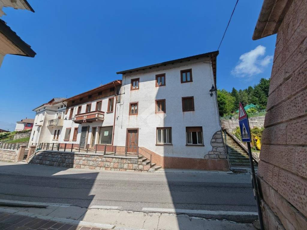 casa indipendente in vendita a Rotzo