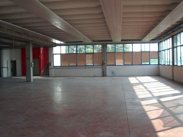 locale di sgombero in vendita a Salcedo