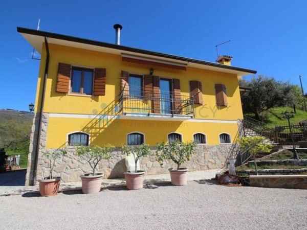 casa indipendente in vendita a Salcedo