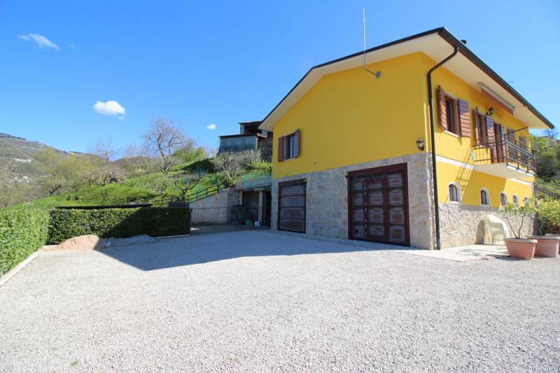 casa indipendente in vendita a Salcedo