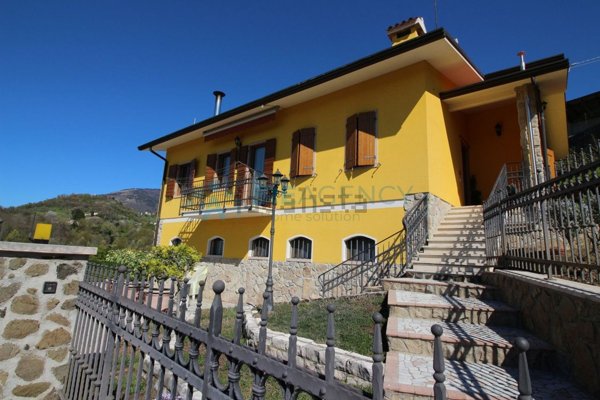 casa indipendente in vendita a Salcedo