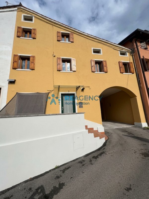 casa indipendente in vendita a Salcedo