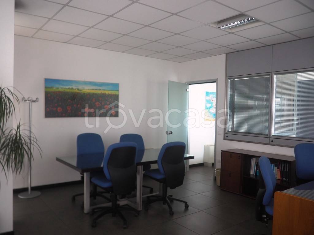 locale commerciale in vendita a Sandrigo