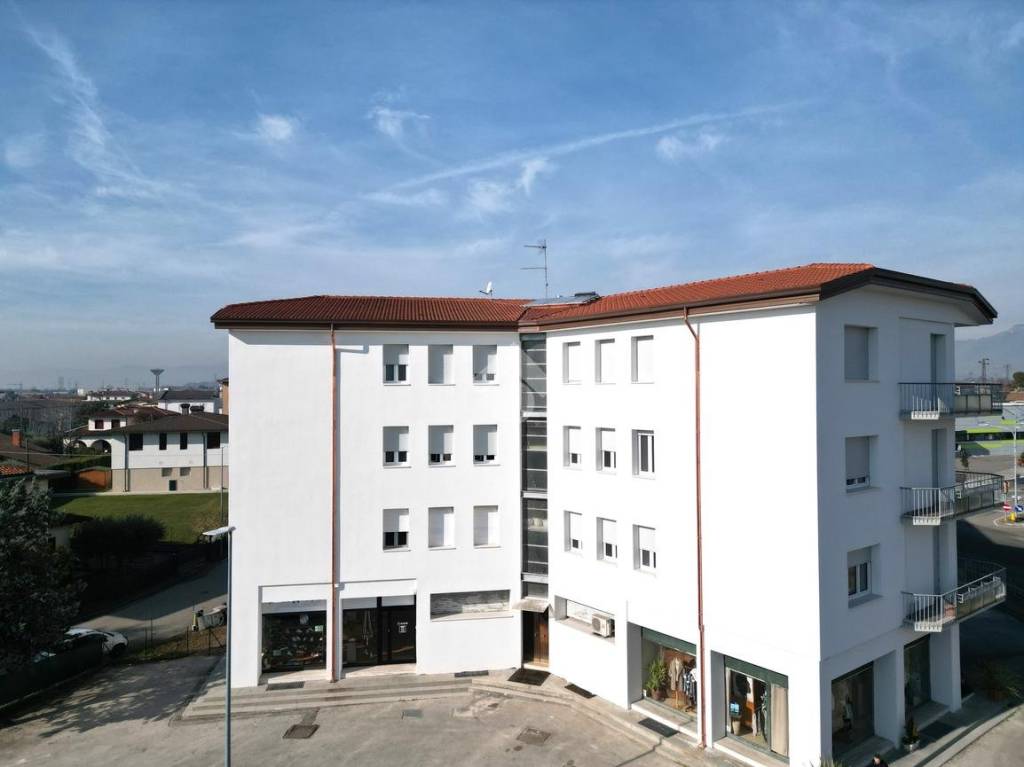 negozio in vendita a Sandrigo
