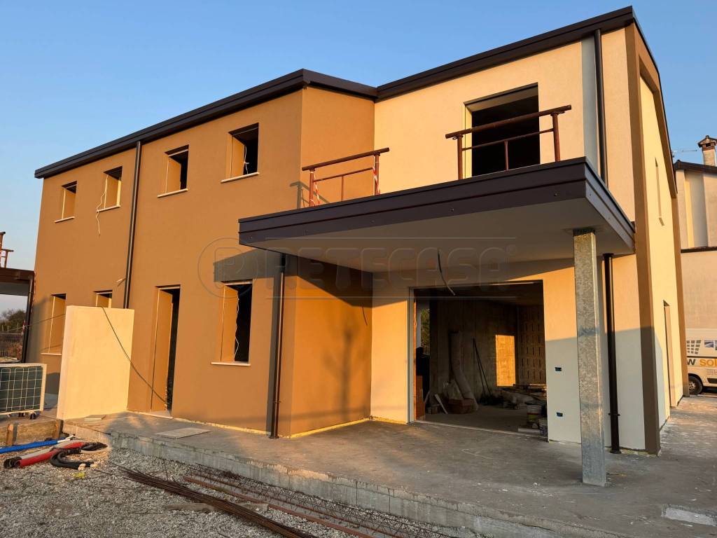 casa indipendente in vendita a Sandrigo
