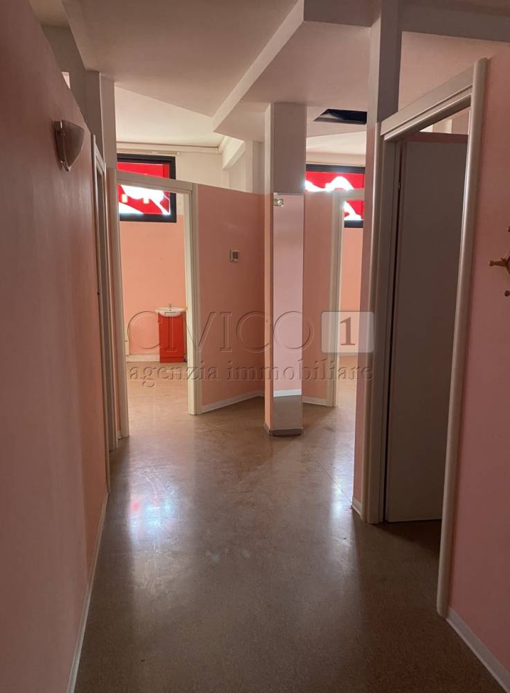 locale di sgombero in vendita a Sandrigo