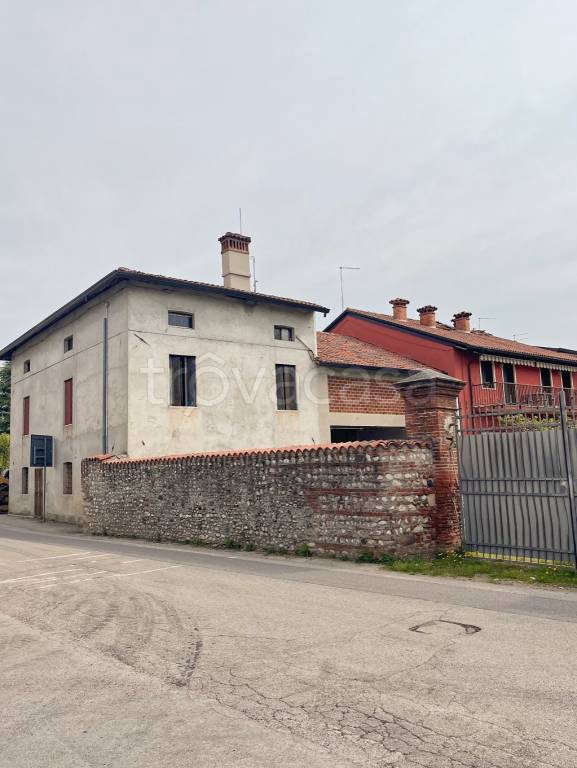 casa indipendente in vendita a Sandrigo