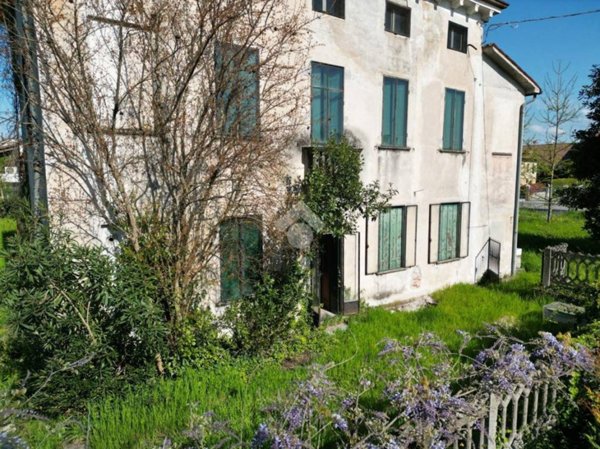 casa indipendente in vendita a Sandrigo