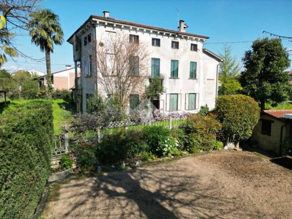 casa indipendente in vendita a Sandrigo
