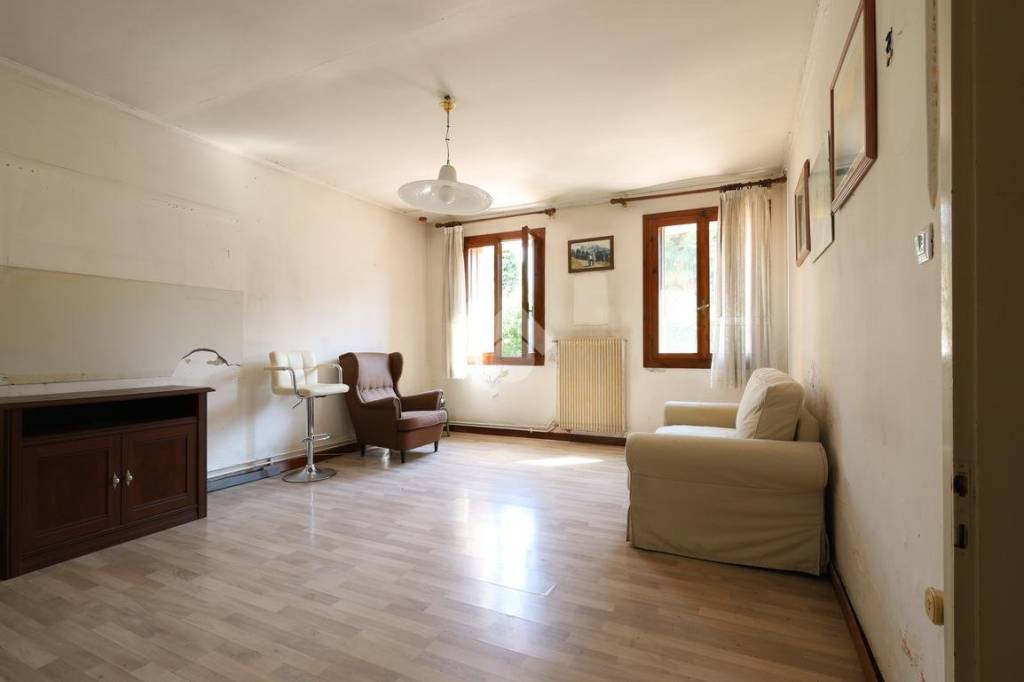 casa indipendente in vendita a Sandrigo