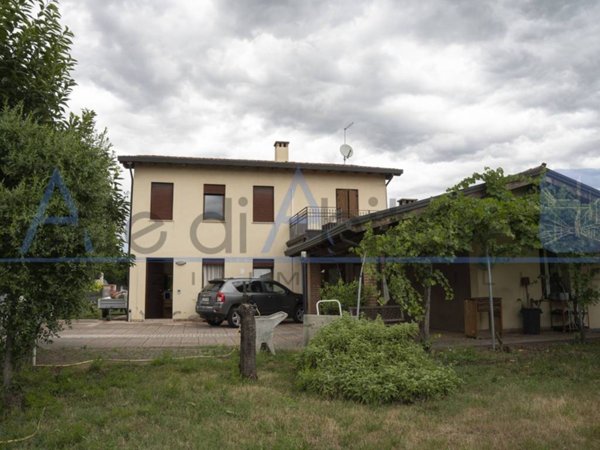 casa indipendente in vendita a Sandrigo