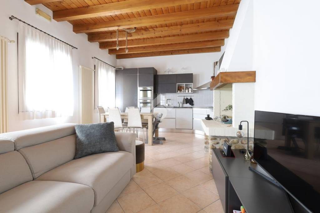 casa indipendente in vendita a Sandrigo