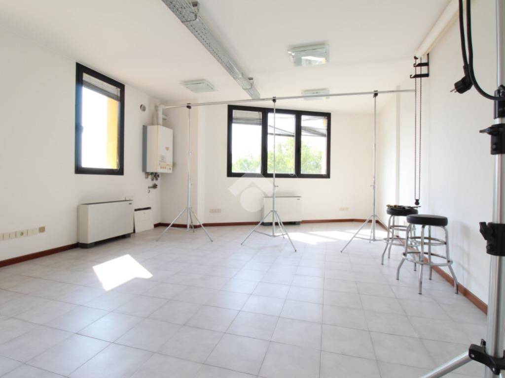 ufficio in vendita a Sandrigo