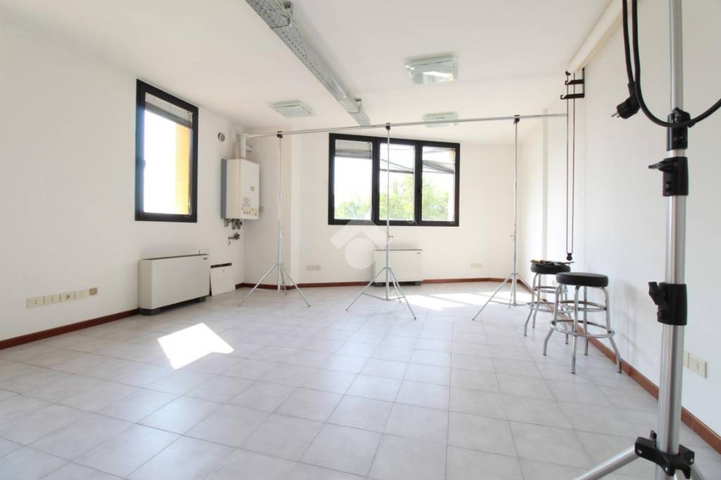 ufficio in vendita a Sandrigo