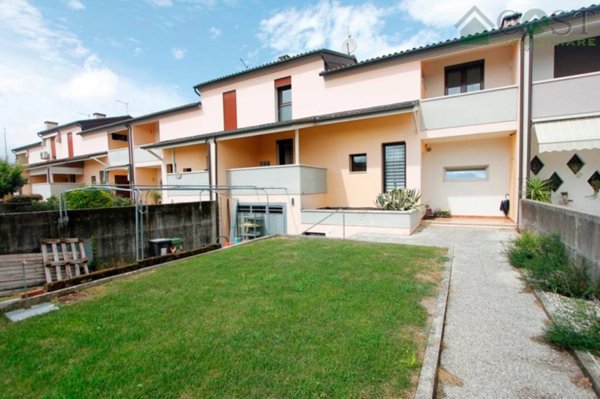 casa indipendente in vendita a Sandrigo