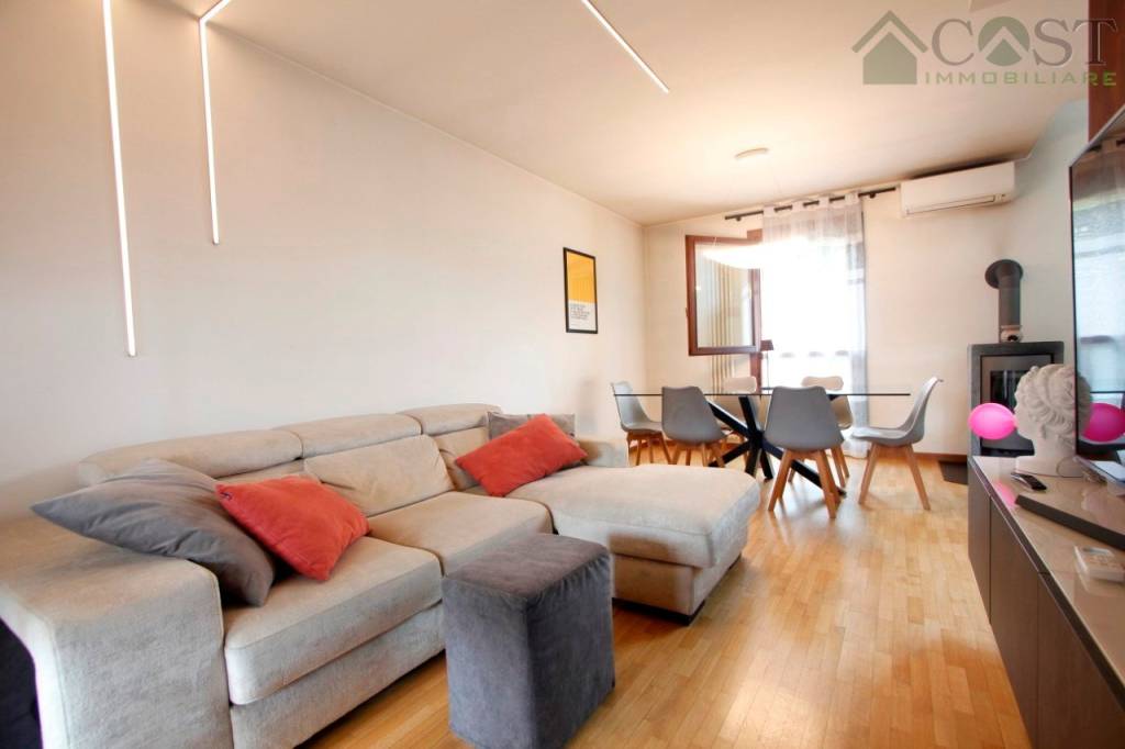 casa indipendente in vendita a Sandrigo
