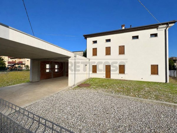 casa indipendente in vendita a Sandrigo in zona Lupia