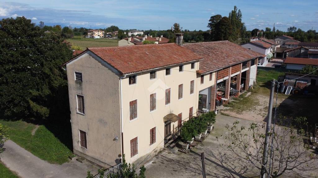 casa indipendente in vendita a Sandrigo in zona Lupia