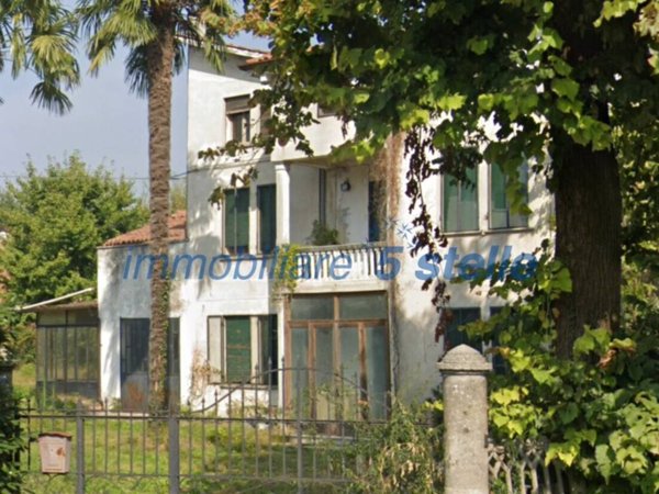 casa indipendente in vendita a Sandrigo