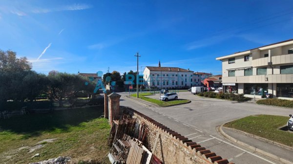 casa indipendente in vendita a Sandrigo