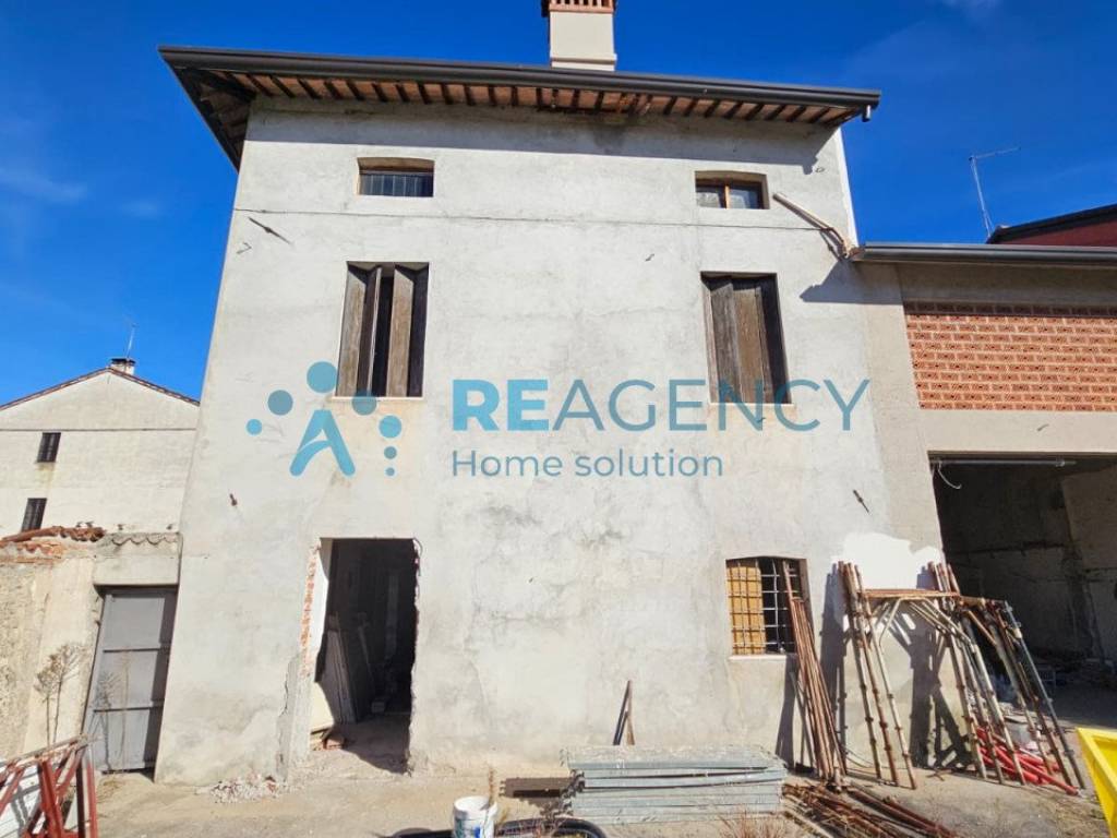 casa indipendente in vendita a Sandrigo