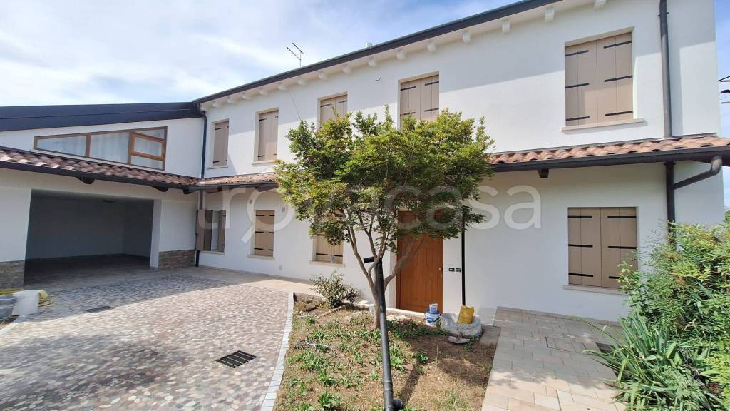 casa indipendente in vendita a Sandrigo
