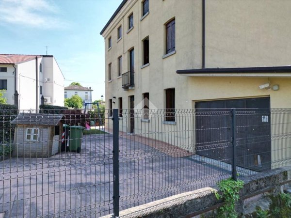 casa semindipendente in vendita a Sandrigo